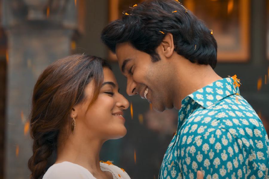 Bhool Chuk Maaf' Movie Review: Rajkummar Rao, Wamiqa Gabbi's Time-loop  Comedy Repeats The Same Mistakes